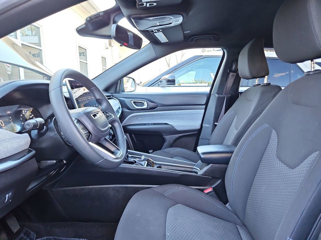 Used 2024 Jeep Compass Sport image 20