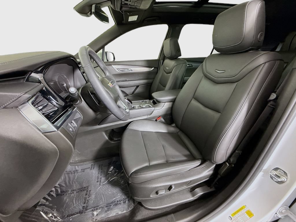 Used 2025 Cadillac XT6 Luxury FWD image 21