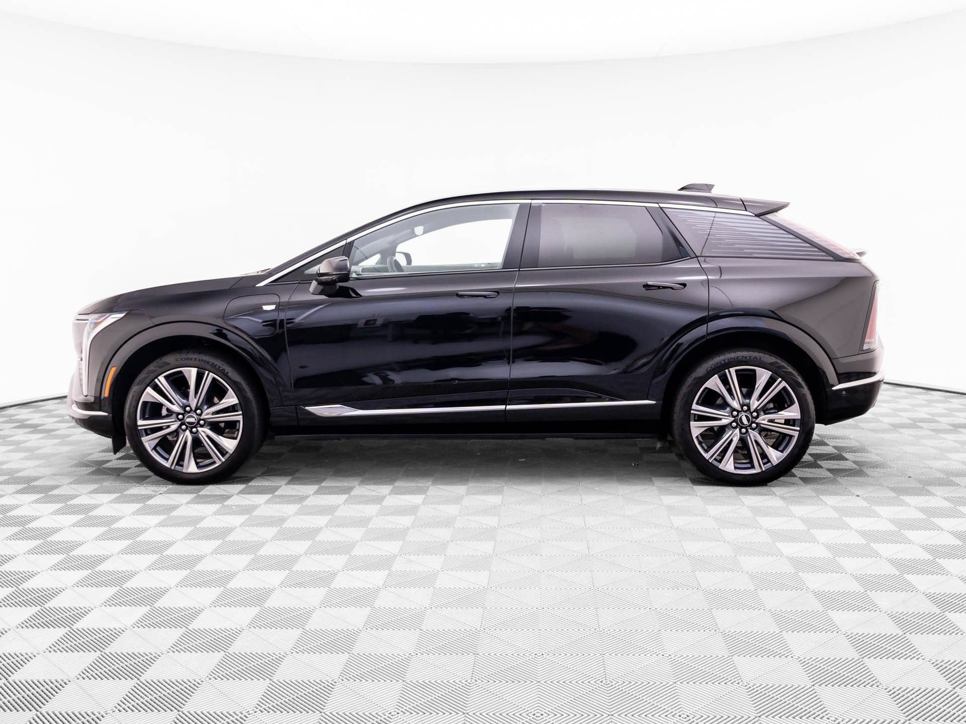 Used 2025 Cadillac Optiq Luxury 2 AWD/4WD video 2