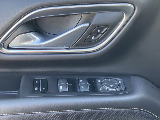 Used 2024 Chevrolet Suburban Premier image 22