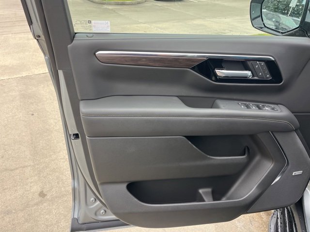 New 2026 Chevrolet Suburban Premier image 16