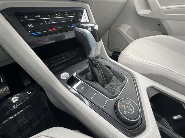 Certified 2022 Volkswagen Tiguan SE w/ Panoramic Sunroof Package image 19
