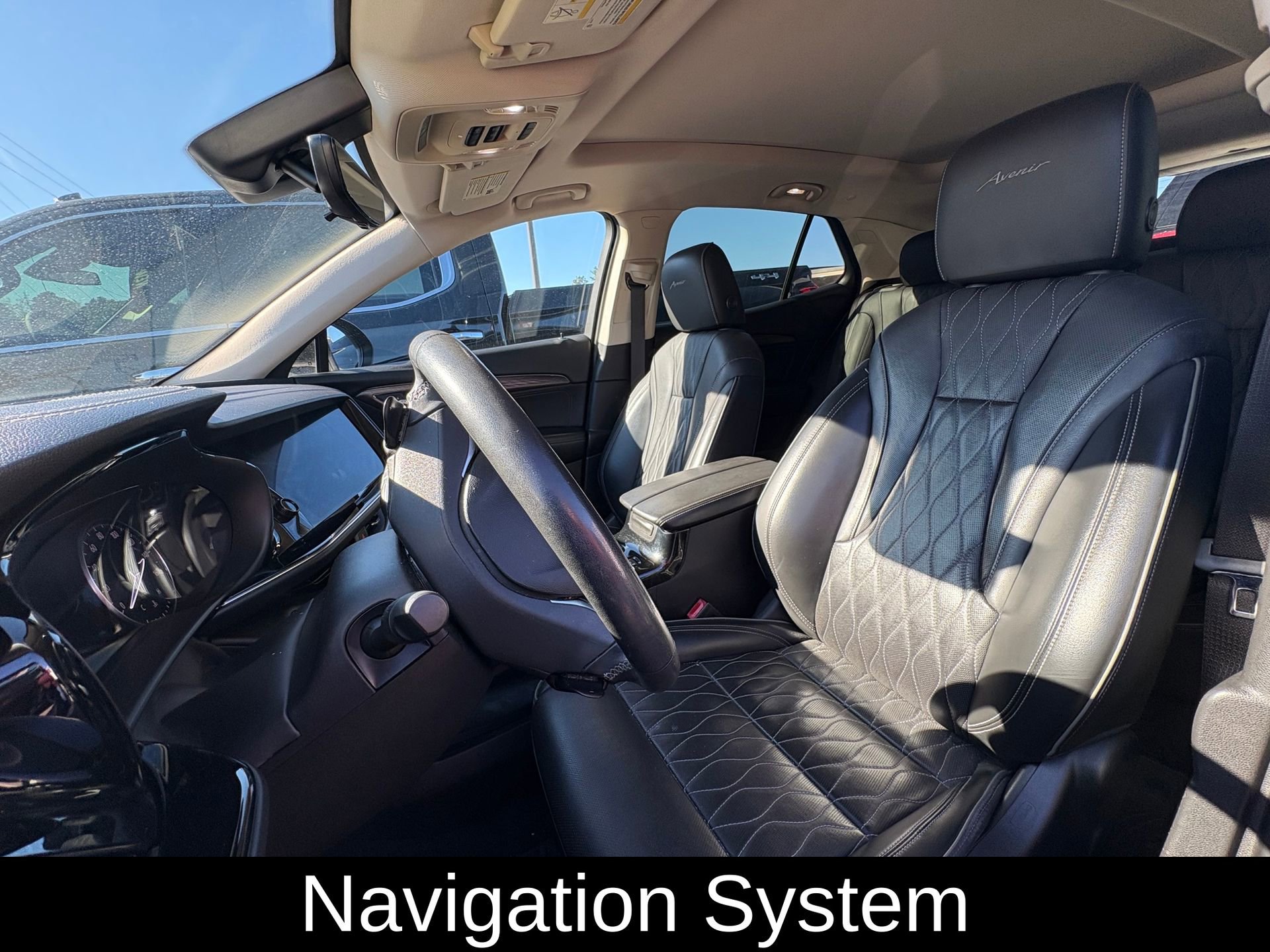 Used 2022 Buick Envision Avenir w/ Technology Package II image 2