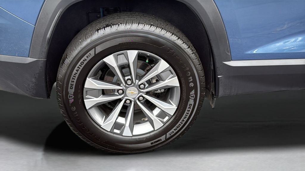 Used 2026 Chevrolet Equinox LT FWD image 24