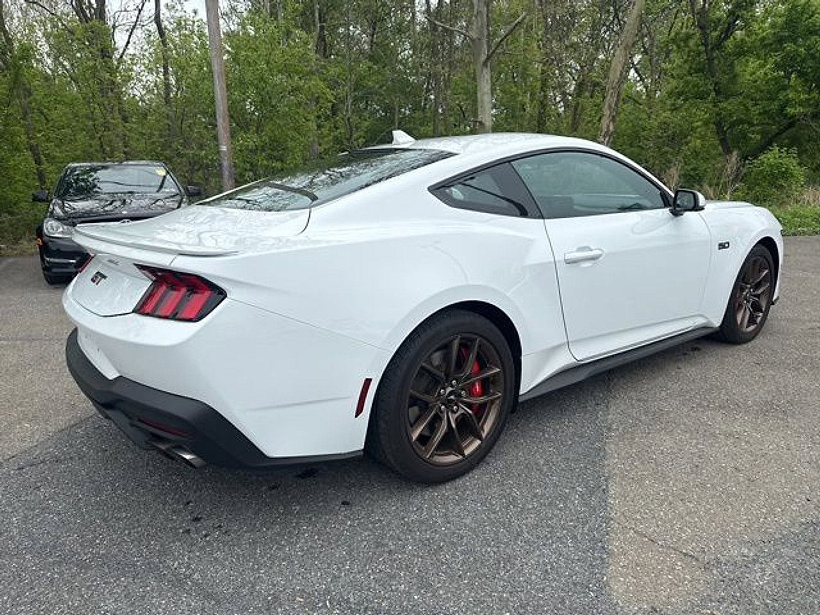 Used 2024 Ford Mustang GT Premium RWD image 3