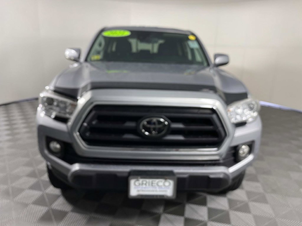 Used 2021 Toyota Tacoma SR5 AWD/4WD image 3