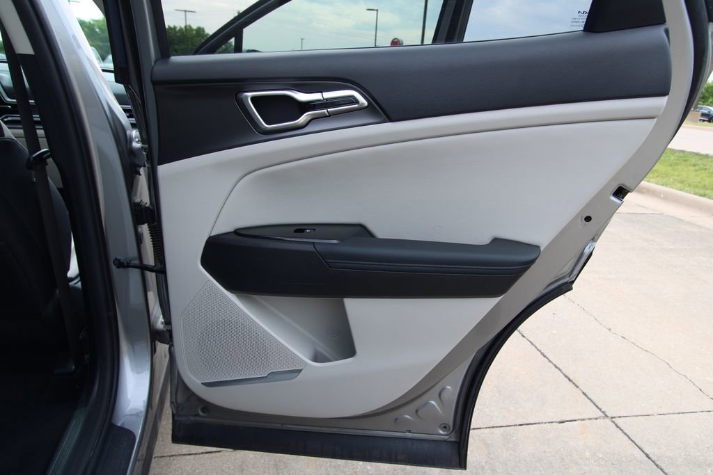 Used 2024 Kia Sportage EX FWD image 42