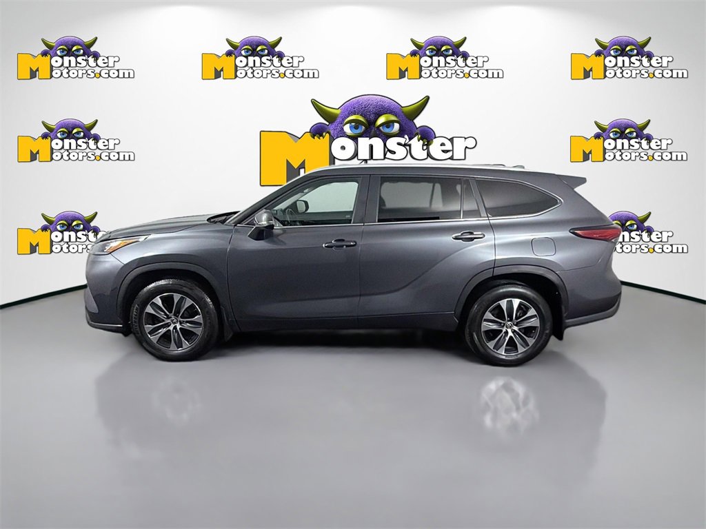Used 2023 Toyota Highlander L image 8