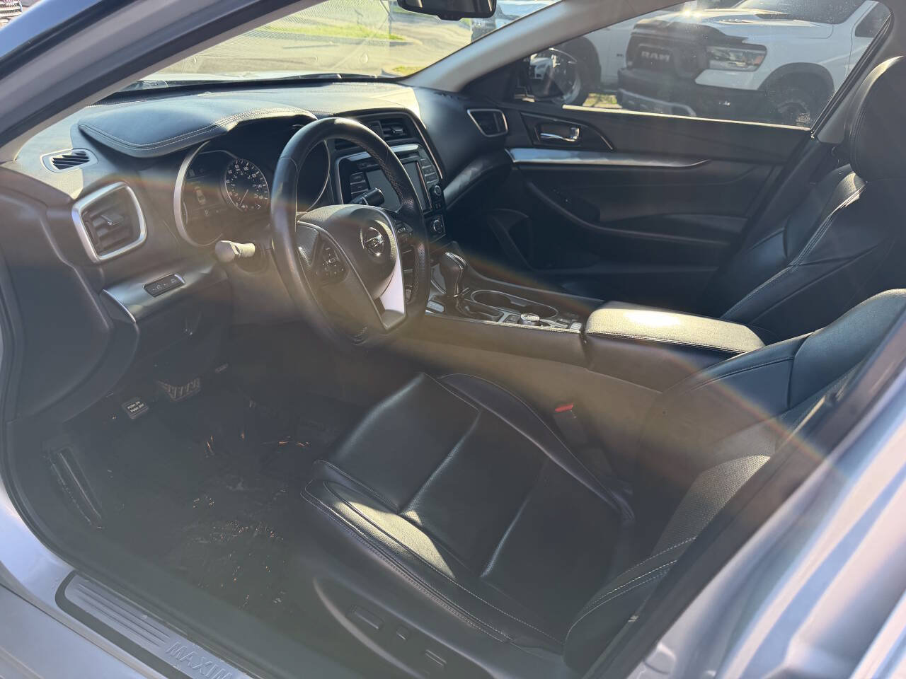 Used 2020 Nissan Maxima 3.5 SV w/ Floor Mat Group FWD image 2