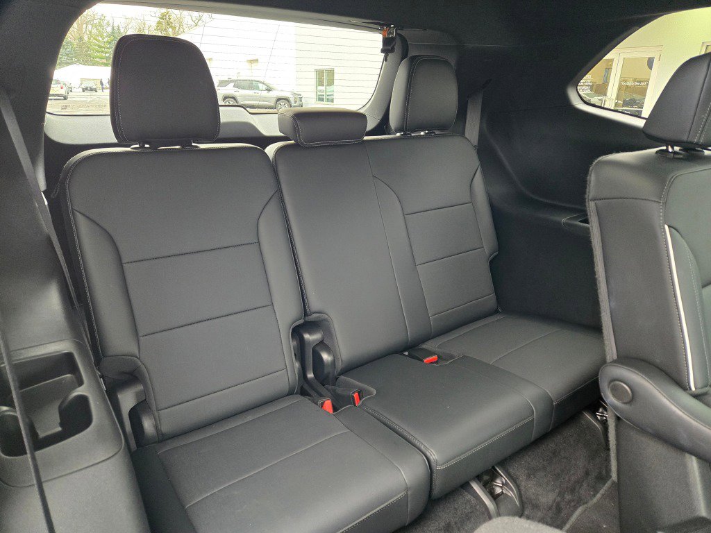 Certified 2025 Buick Enclave Preferred image 12