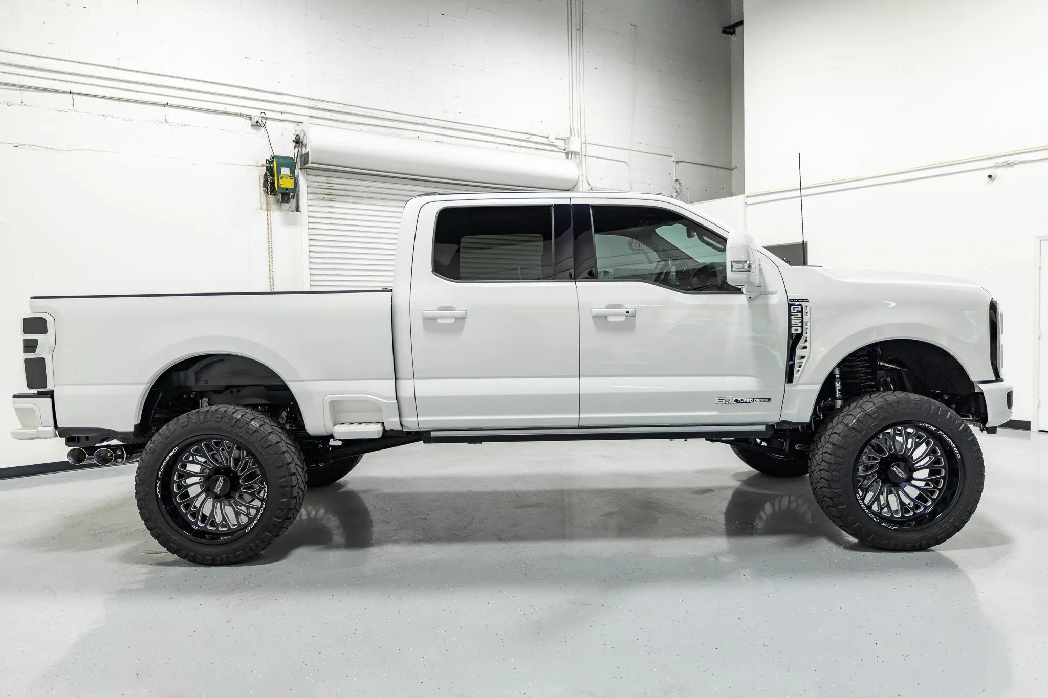 Used 2025 Ford F250 Platinum AWD/4WD image 27