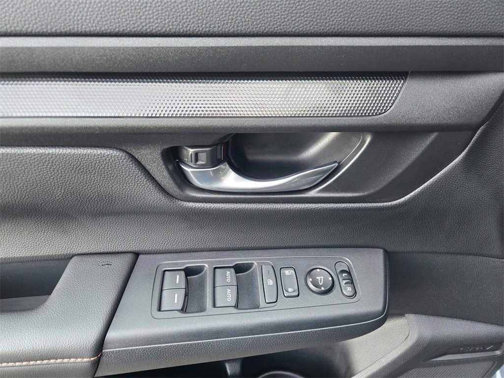 Used 2025 Honda CR-V Sport image 18