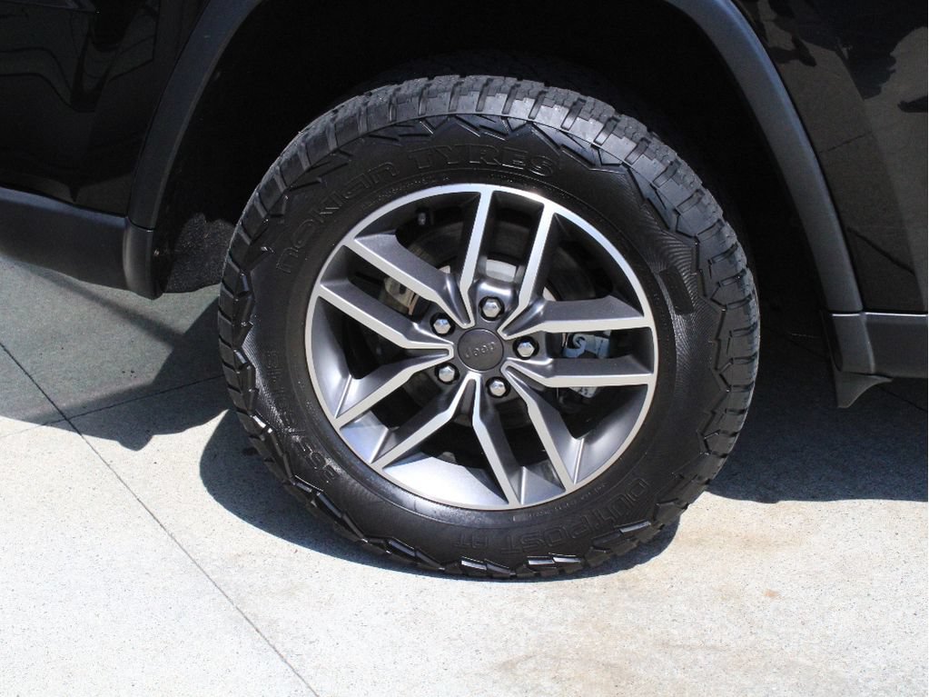 Used 2021 Jeep Grand Cherokee Limited w/ Luxury Group II AWD/4WD image 36