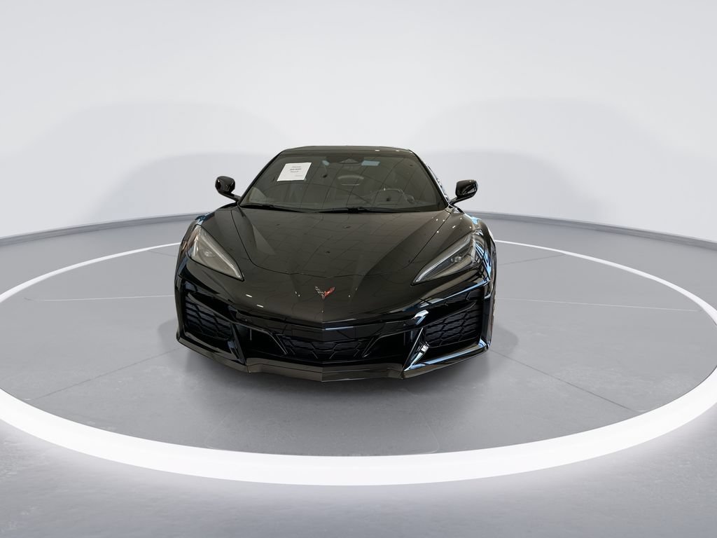 Used 2025 Chevrolet Corvette Z06 RWD image 3