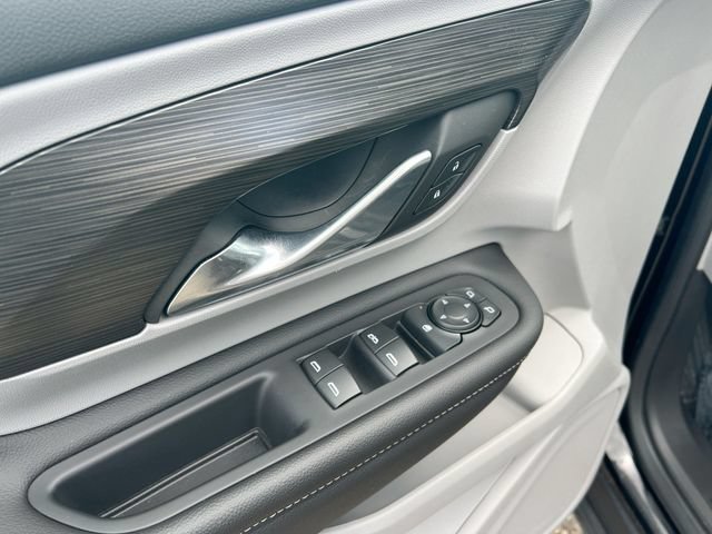 Used 2024 GMC Terrain SLE w/ Fleet Convenience Package FWD image 17