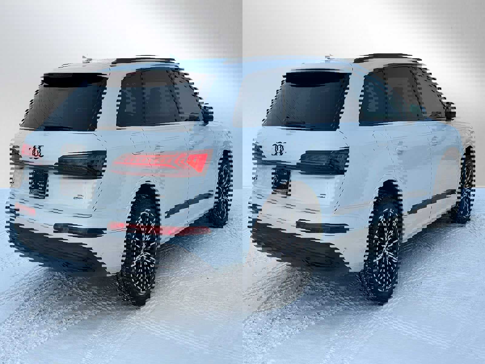 Used 2022 Audi Q7 Premium Plus image 3