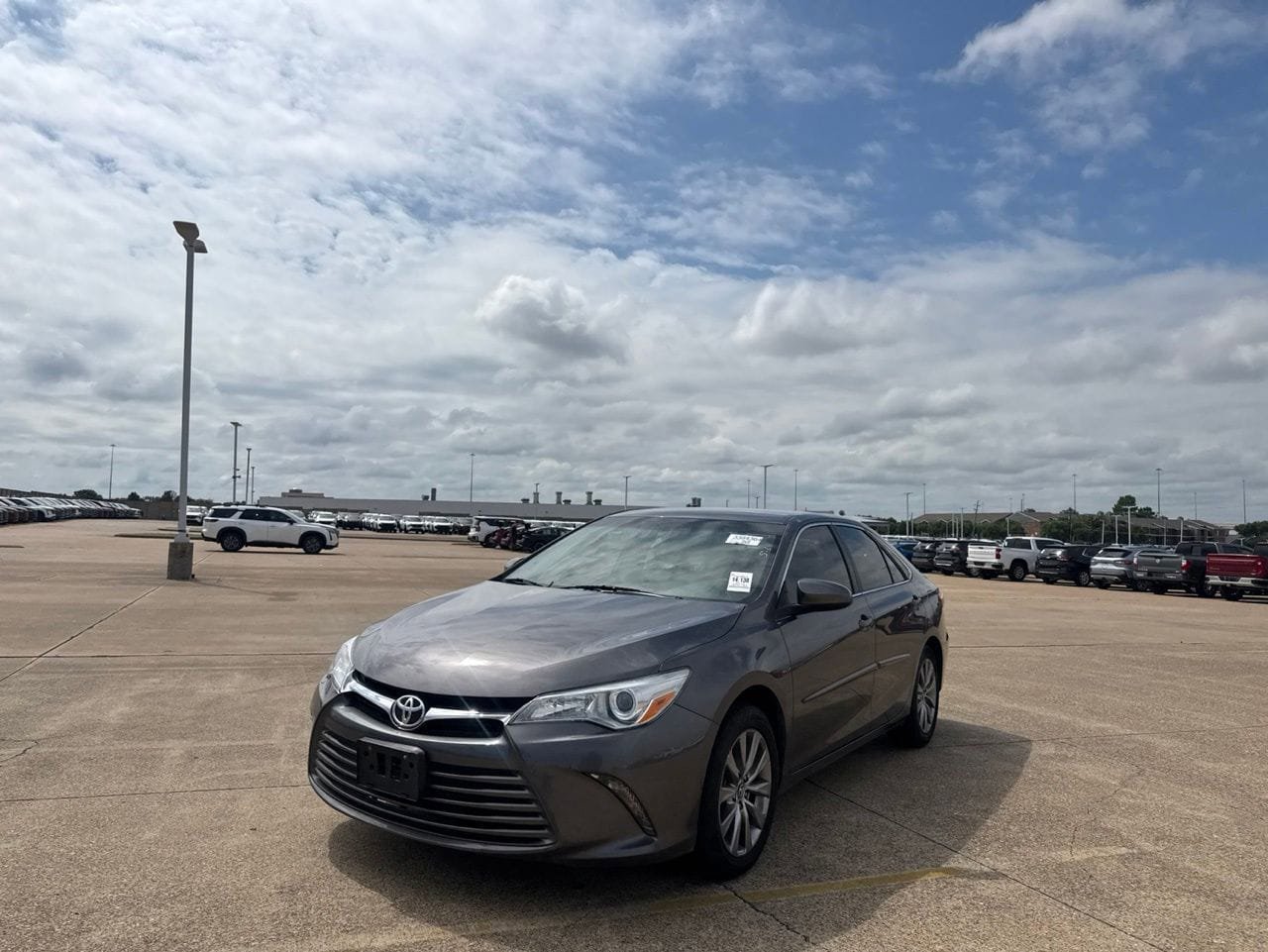 Used 2017 Toyota Camry XLE FWD image 7