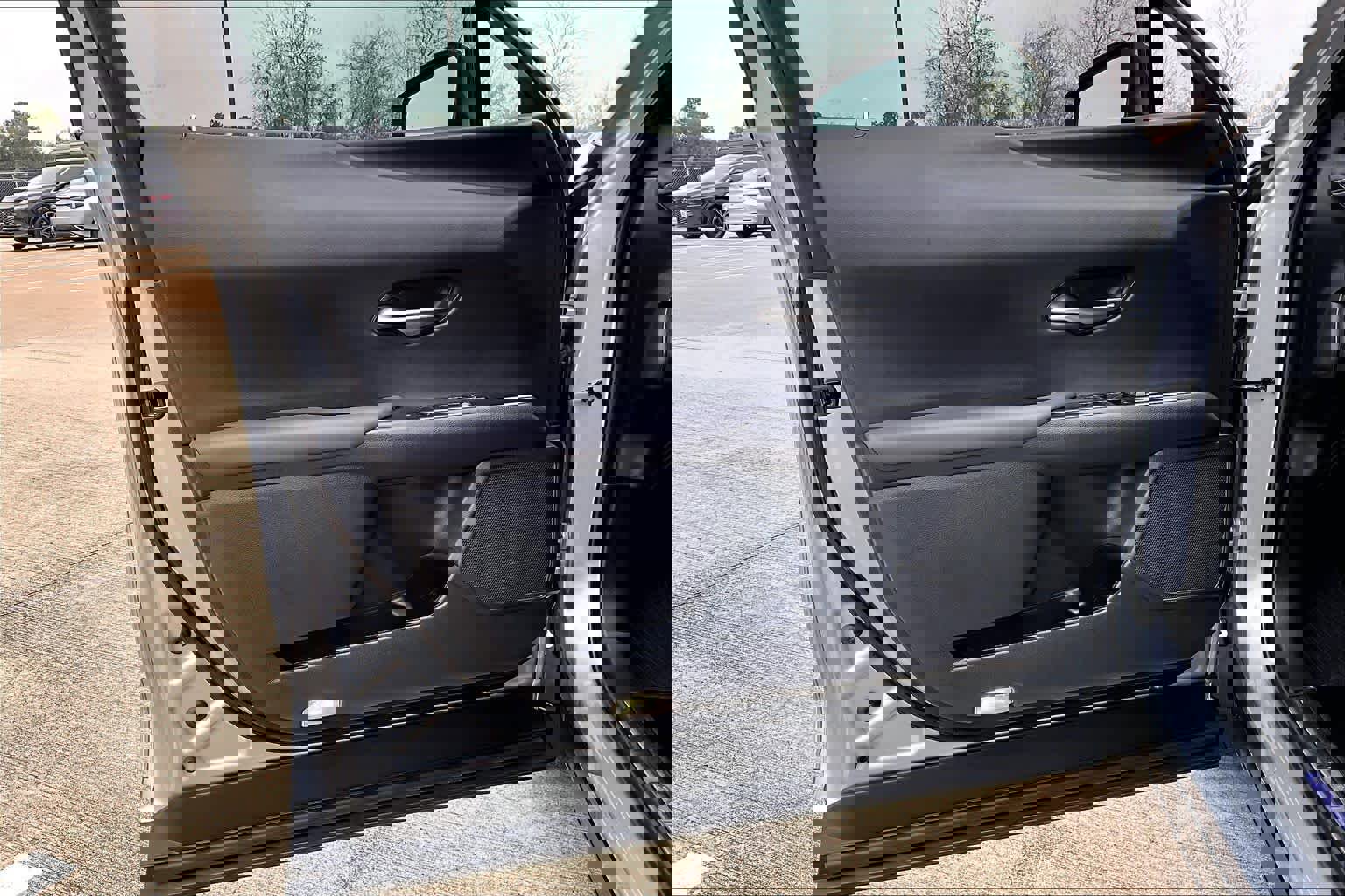 Used 2025 Lexus UX 300h FWD image 22