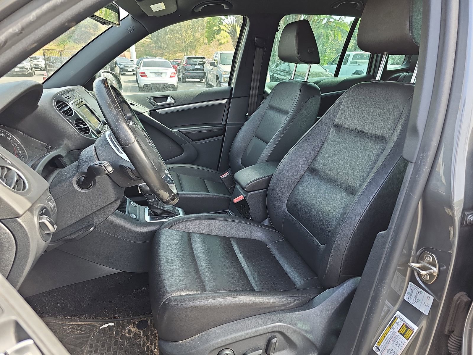 Used 2016 Volkswagen Tiguan R-Line image 16