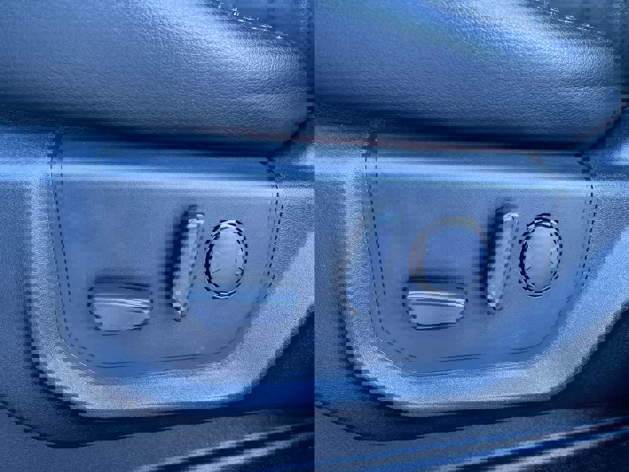 Used 2019 Ford F150 Lariat w/ Equipment Group 502A Luxury image 12