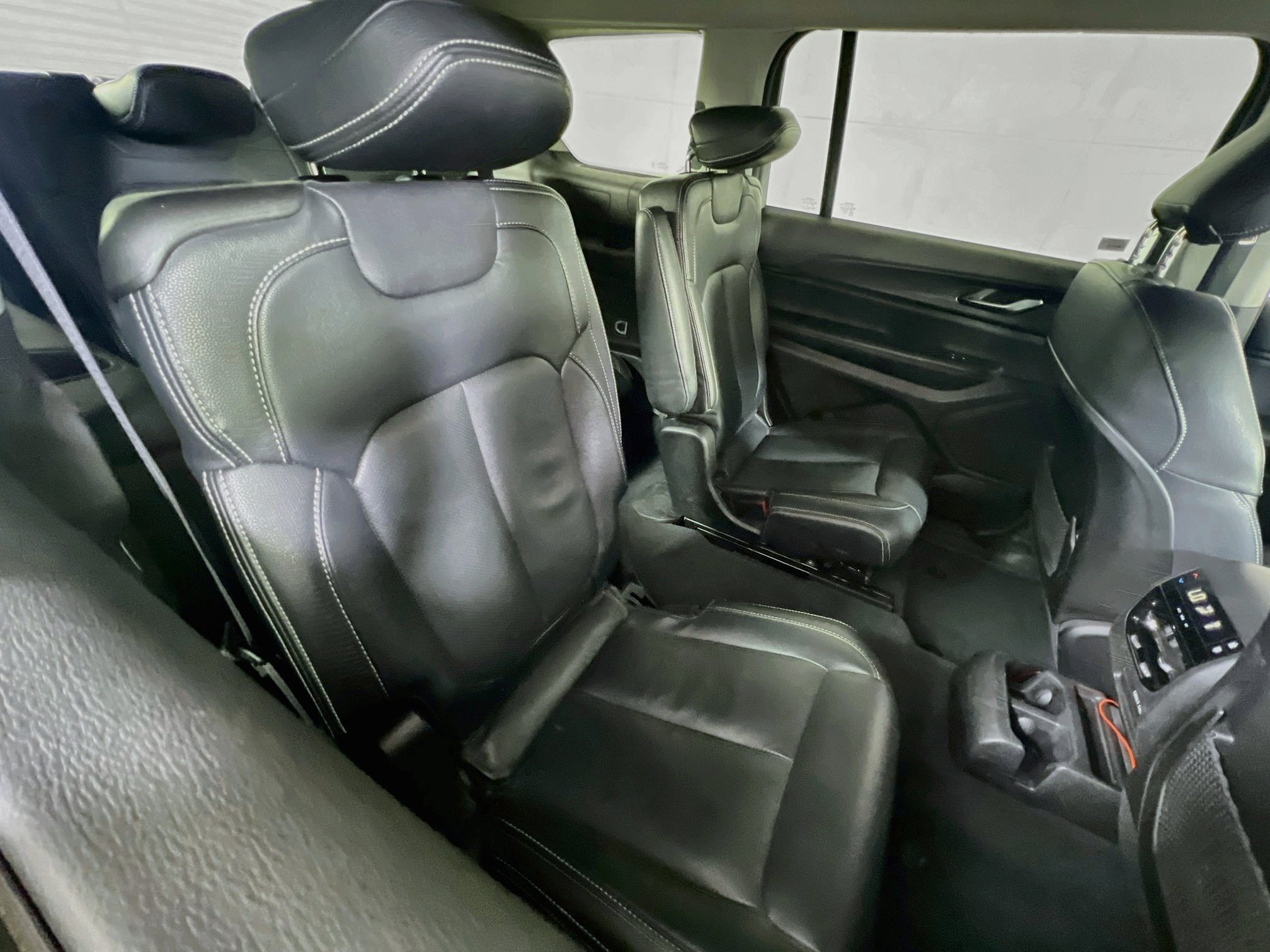 Used 2023 Jeep Grand Cherokee L Laredo AWD/4WD image 25