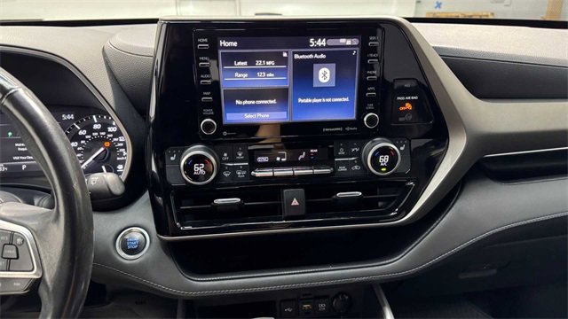 Used 2020 Toyota Highlander XLE image 27