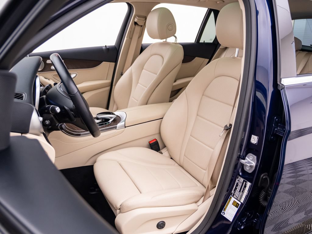 Used 2019 Mercedes-Benz GLC 300 4MATIC image 17