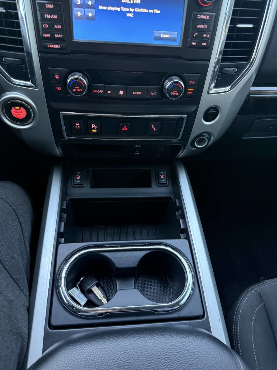 Used 2018 Nissan Titan SV w/ SV Convenience Package RWD image 23