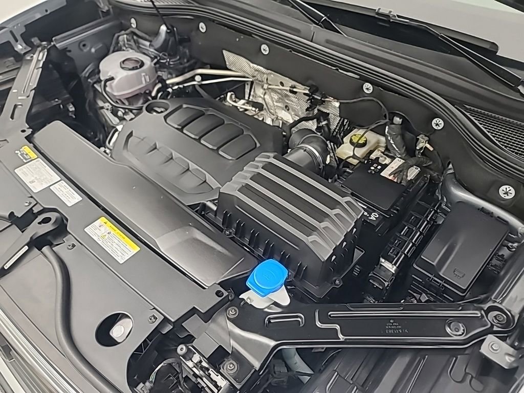 Used 2025 Volkswagen Atlas Cross Sport SE image 40