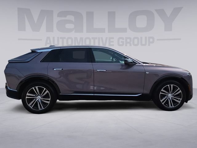 Used 2026 Cadillac Lyriq Premium Luxury w/ LPO, Floor Liner Package AWD/4WD image 6