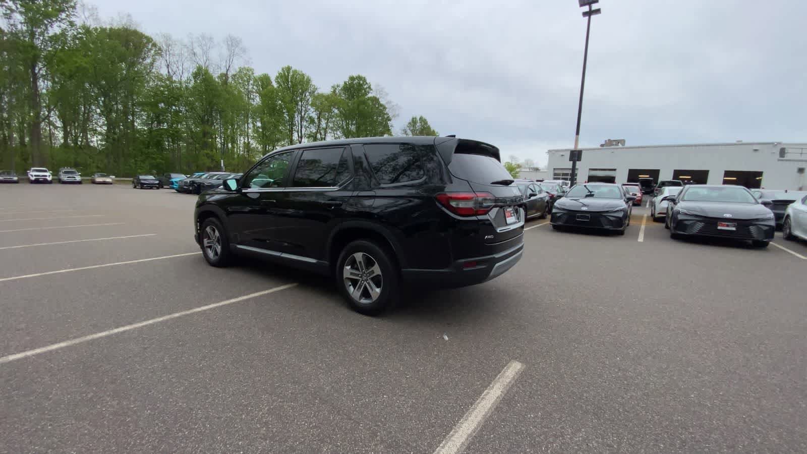 Used 2024 Honda Pilot EX-L image 9