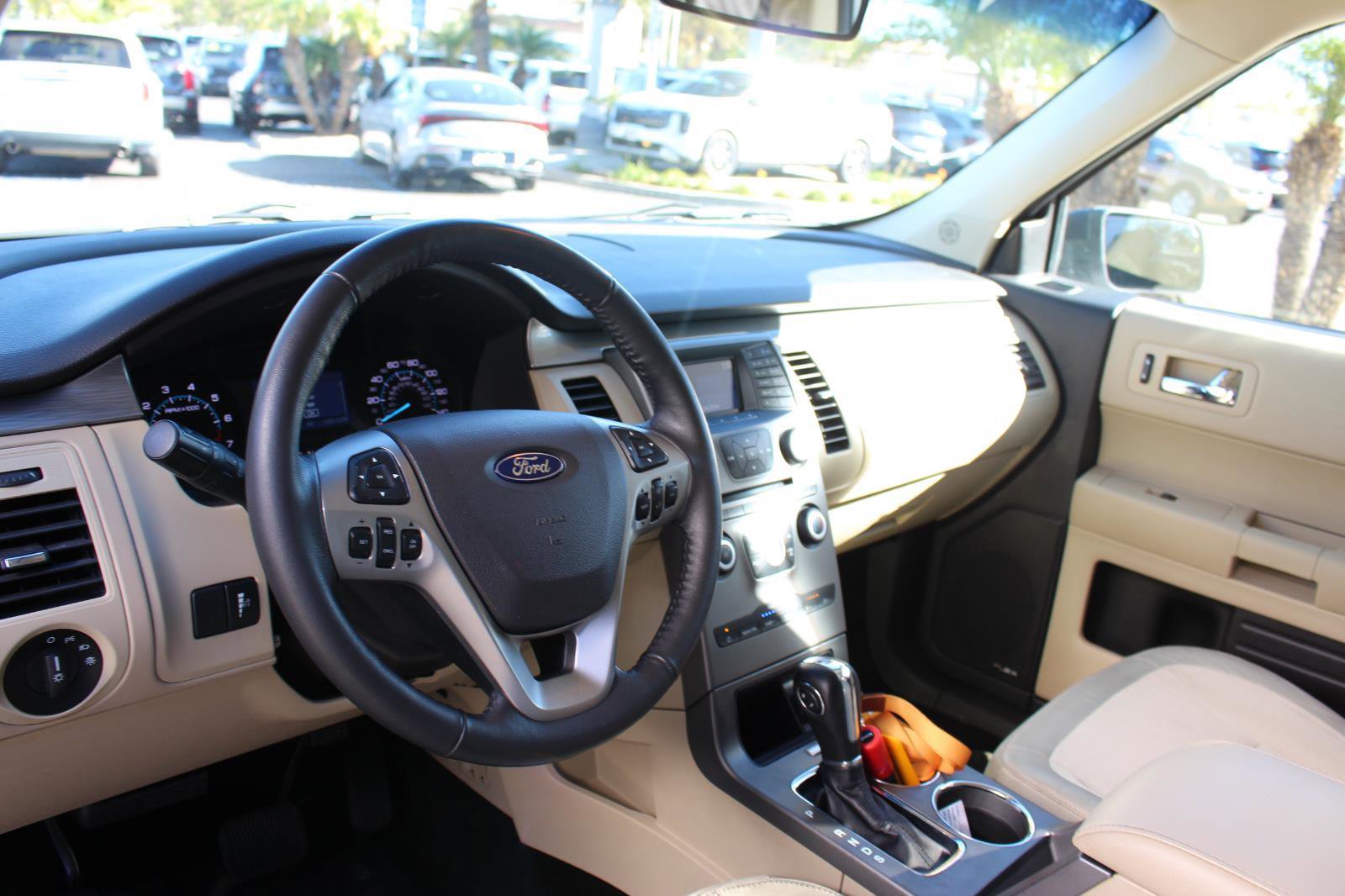 Used 2018 Ford Flex SE image 18