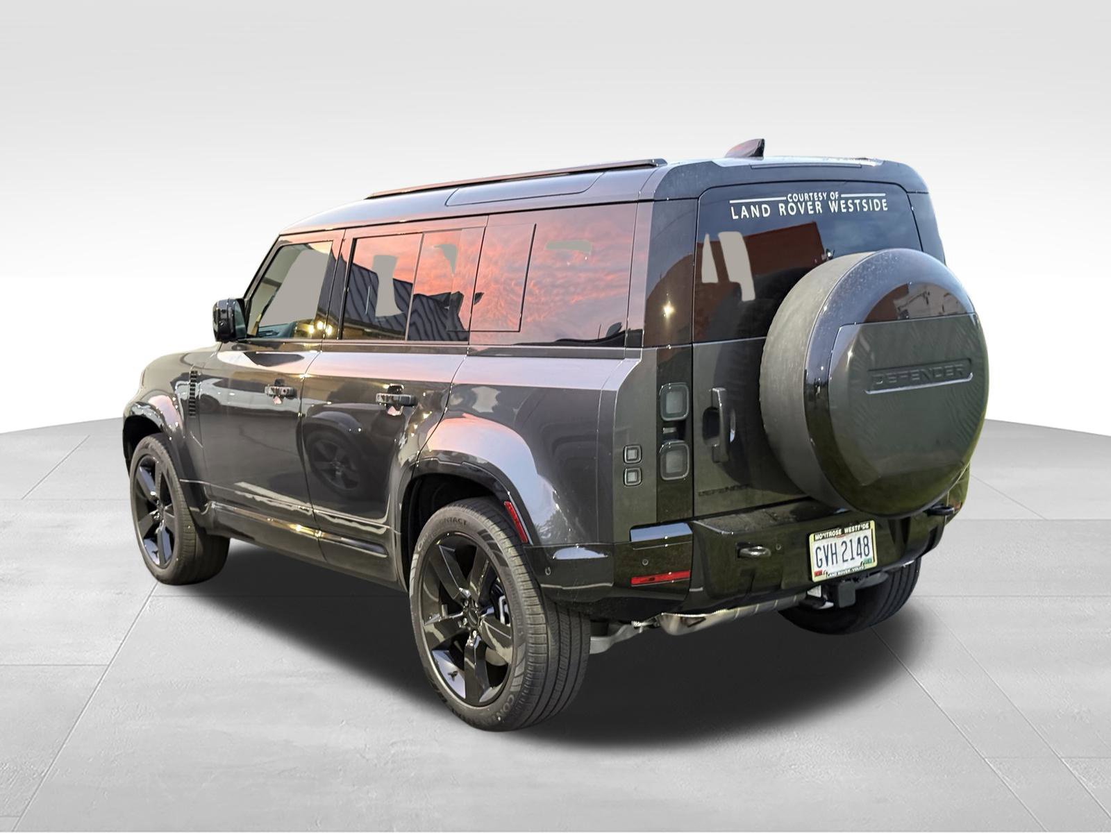 New 2026 Land Rover Defender 110 X-Dynamic SE AWD/4WD image 3