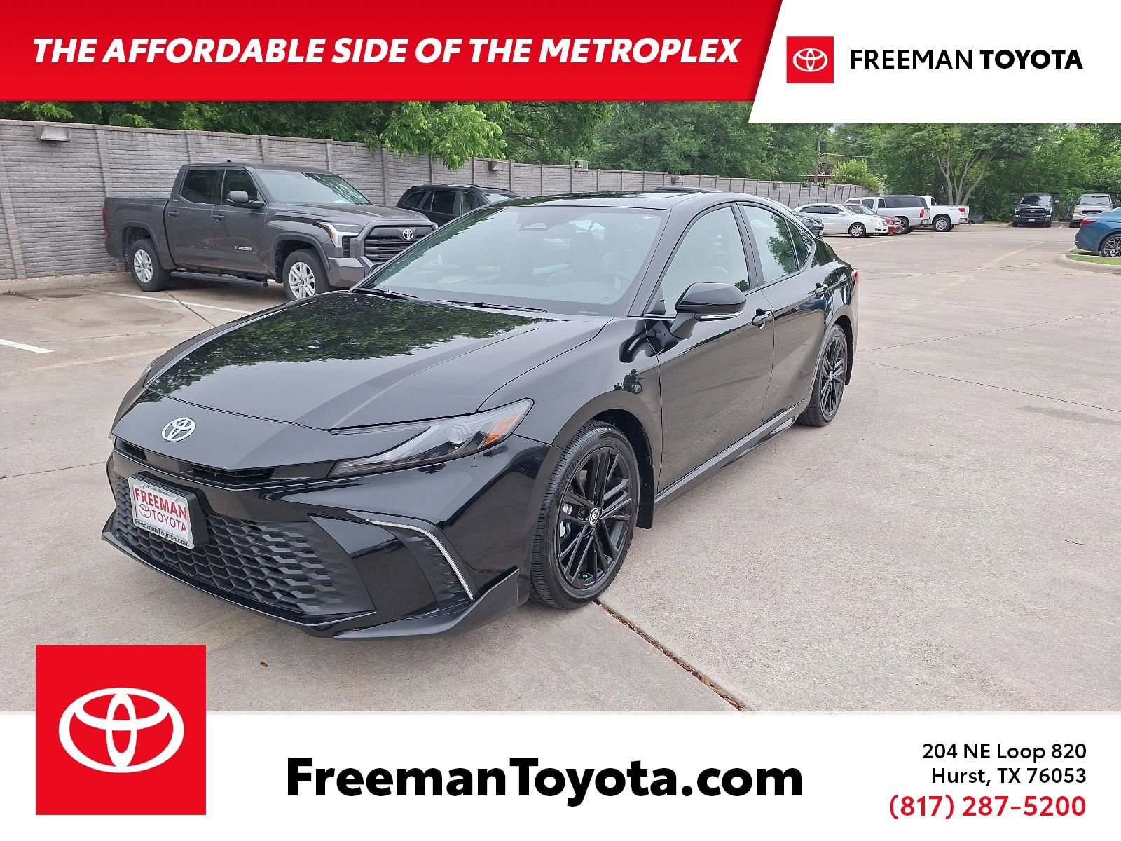 Used 2025 Toyota Camry SE FWD image 1
