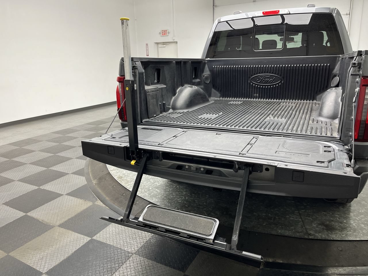 Certified 2025 Ford F150 XLT w/ Equipment Group 303A High AWD/4WD image 33