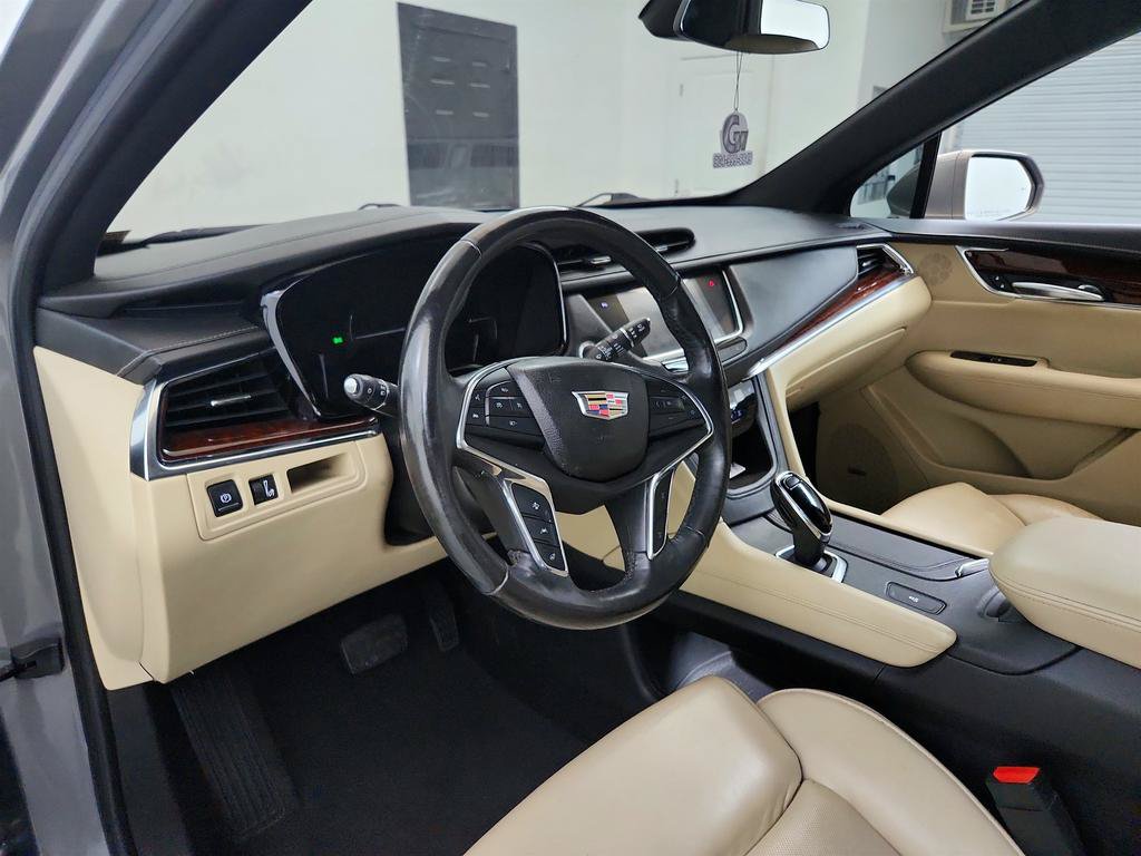 Used 2017 Cadillac XT5 Luxury w/ Driver Awareness Package FWD image 12