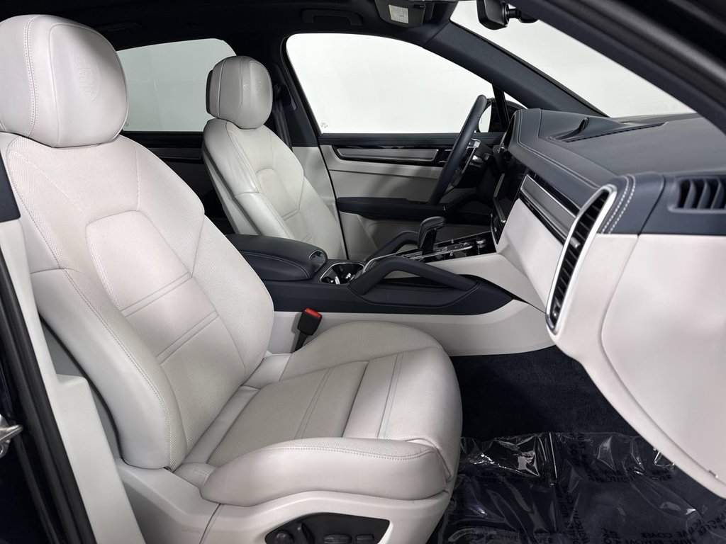 Certified 2023 Porsche Cayenne S Platinum AWD/4WD image 23