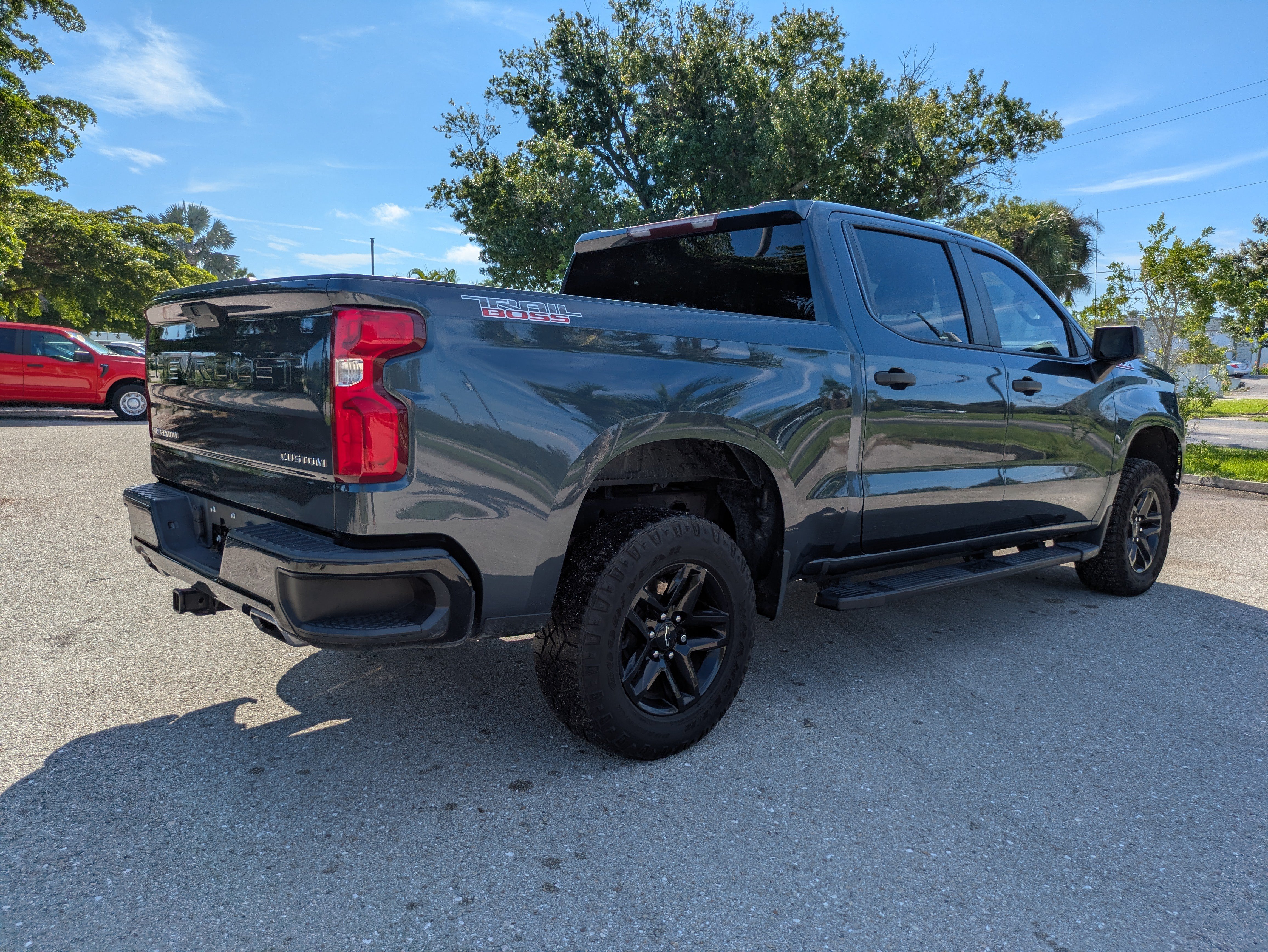 Used 2021 Chevrolet Silverado 1500 Custom Trail Boss AWD/4WD image 4