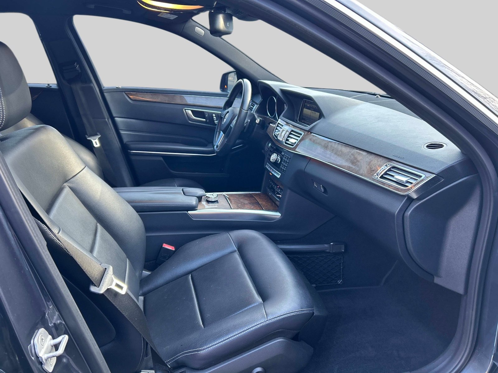 Used 2014 Mercedes-Benz E 350 4MATIC Sedan image 16