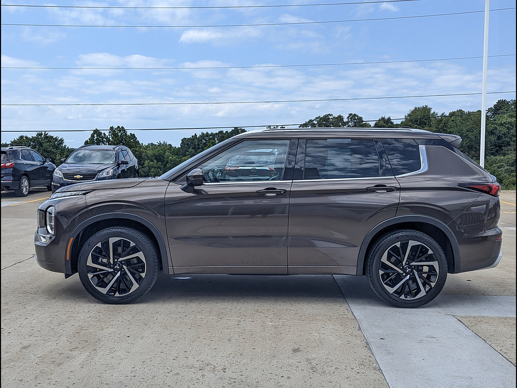 Used 2023 Mitsubishi Outlander SEL AWD/4WD image 10