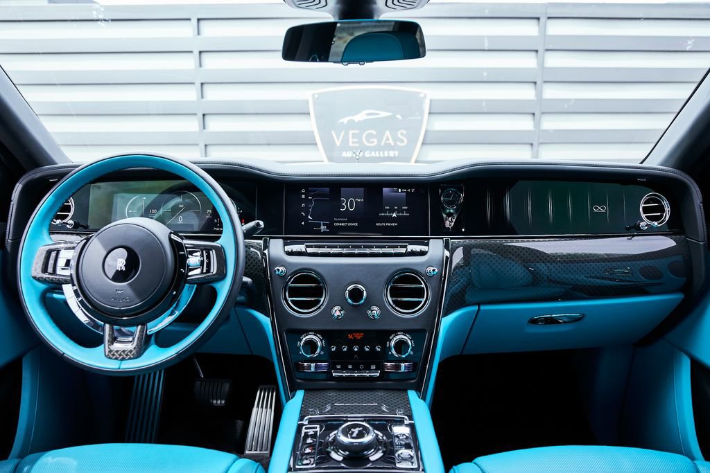 Used 2025 Rolls-Royce Cullinan Black Badge image 58