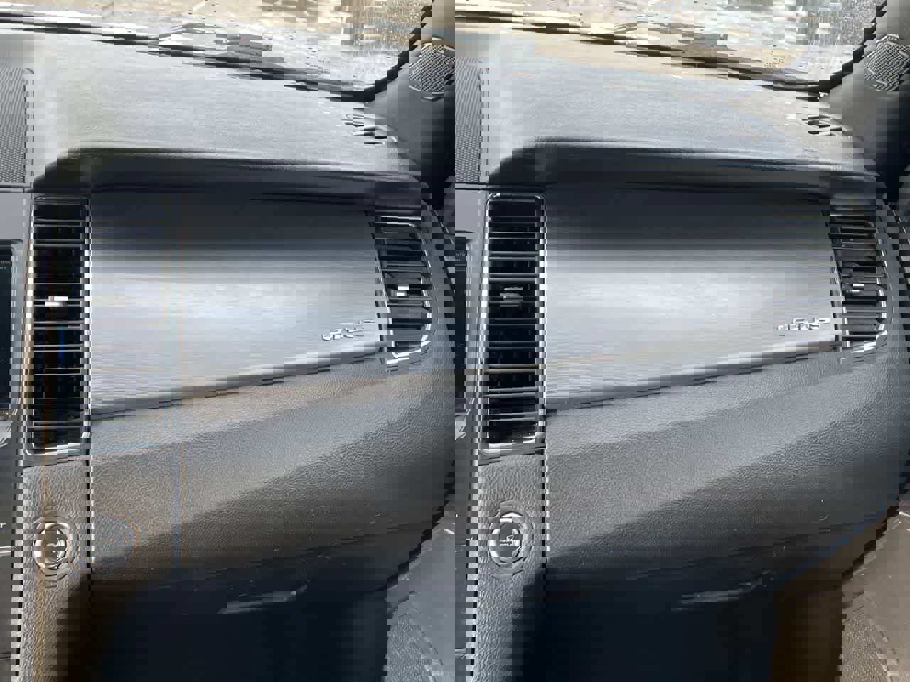 Used 2014 Ford Taurus SEL w/ Equipment Group 201A image 16