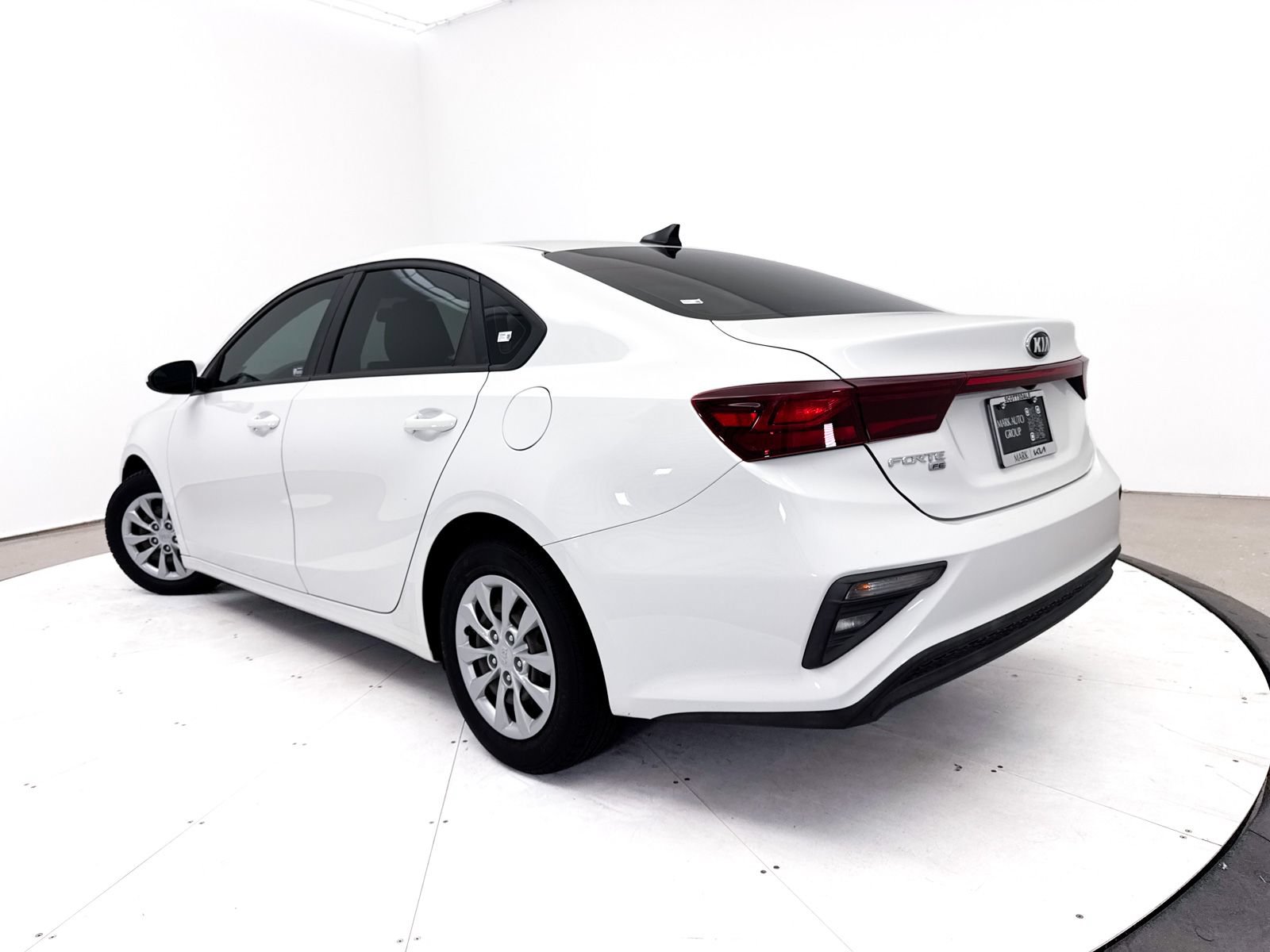 Used 2021 Kia Forte Sedan FWD image 2