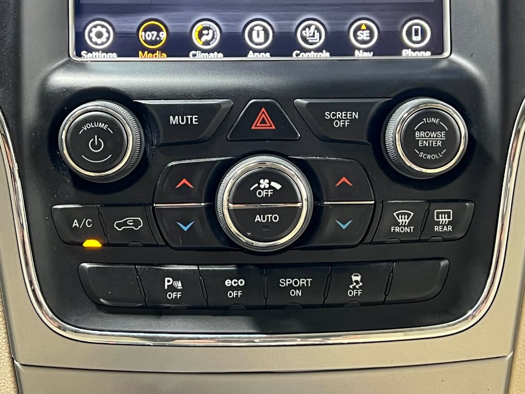 Used 2018 Jeep Grand Cherokee Overland AWD/4WD image 26