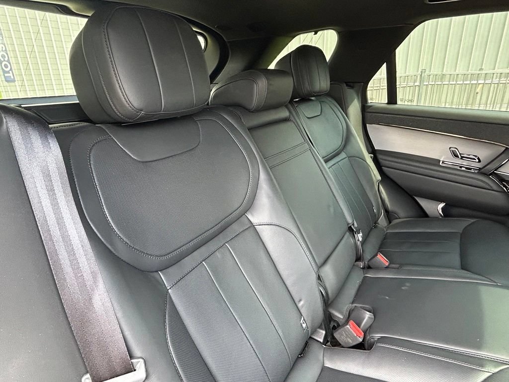 Used 2025 Land Rover Range Rover Sport SE AWD/4WD image 44