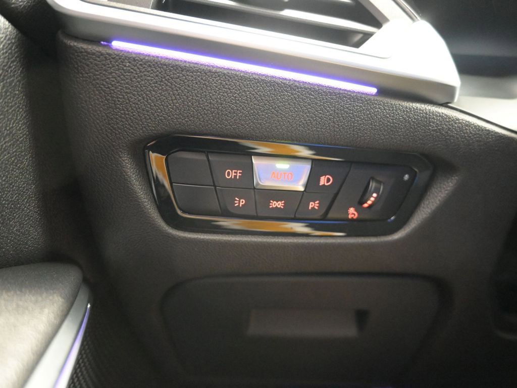 Used 2020 BMW 330i Sedan w/ Premium Package image 18