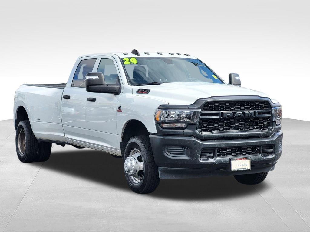 Used 2024 RAM 3500 Tradesman image 3
