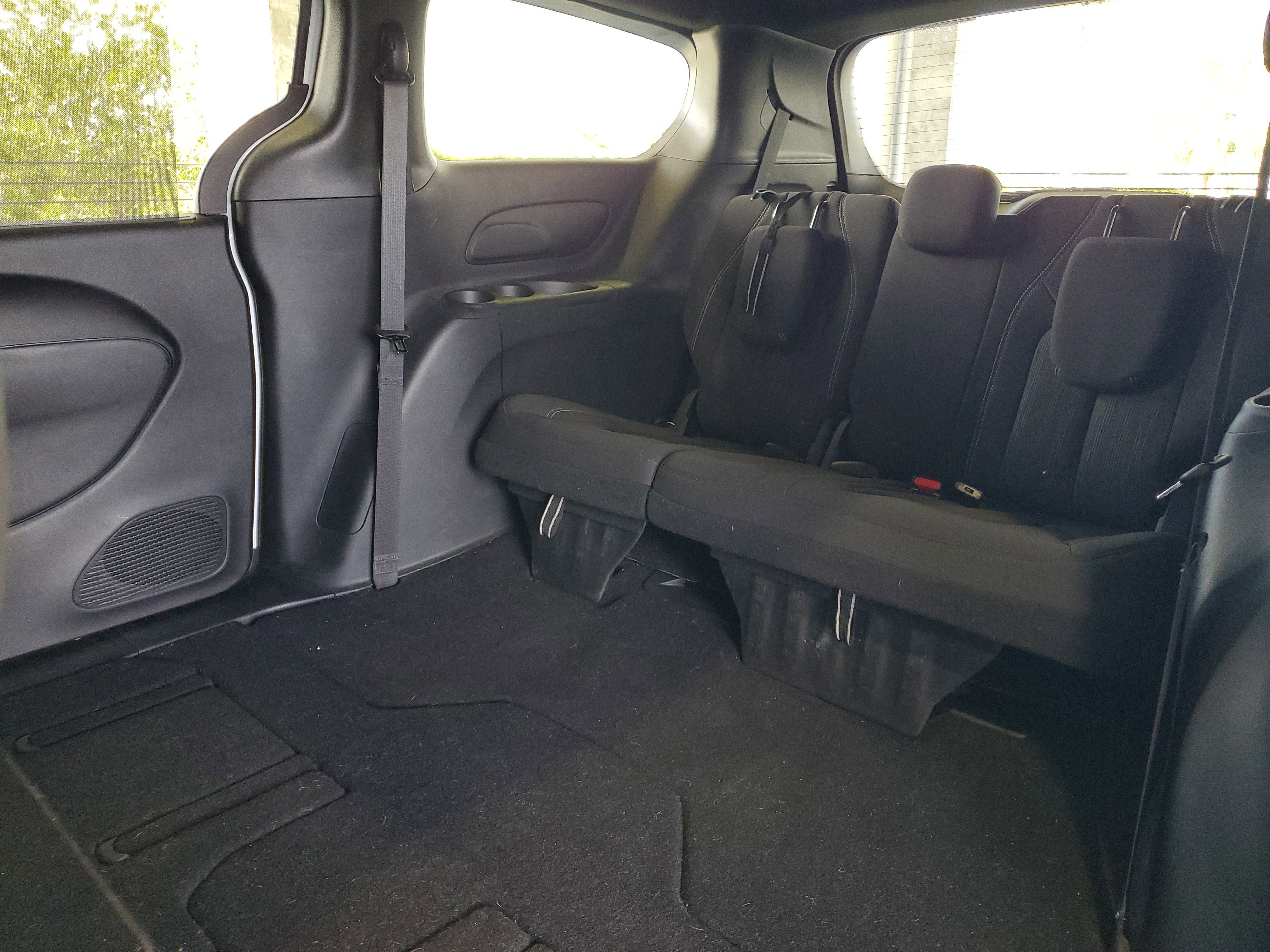 Used 2019 Chrysler Pacifica Touring Plus w/ S Appearance Package FWD image 8