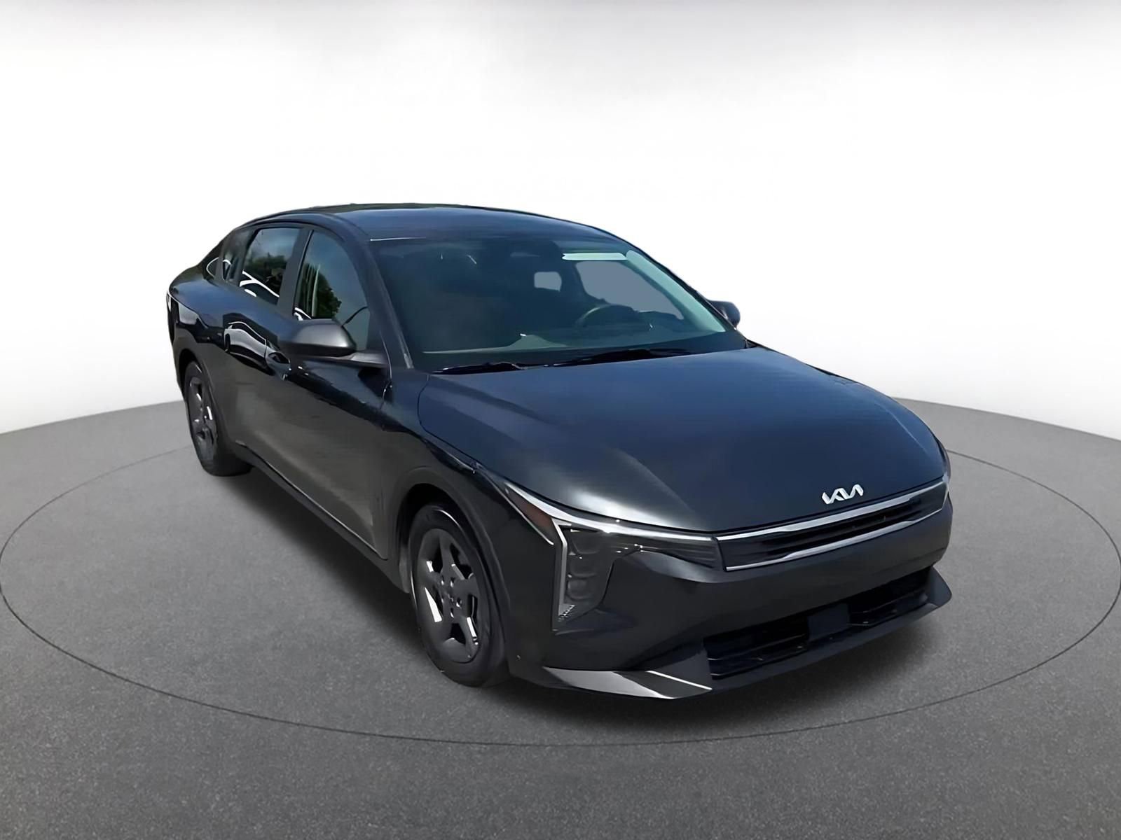 Used 2025 Kia K4 FWD image 3