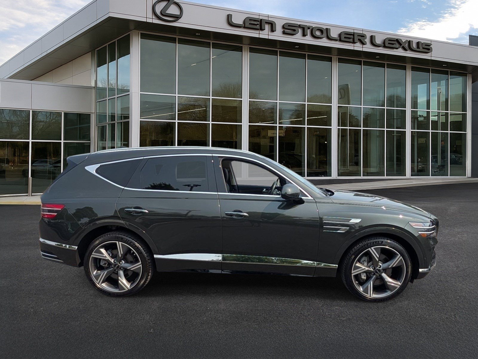 Used 2025 Genesis GV80 2.5T Prestige AWD/4WD image 2